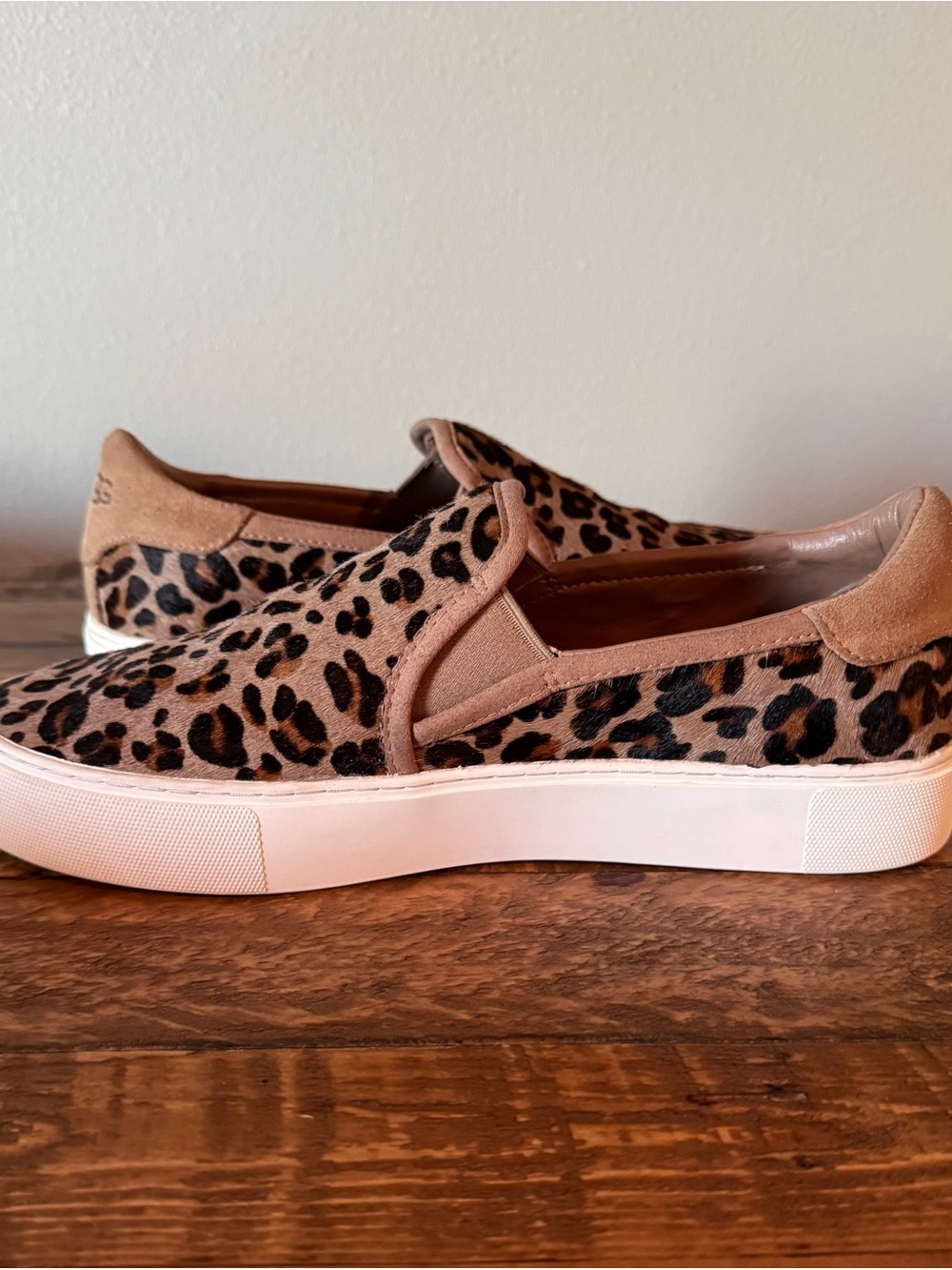UGG Women’s Jass Exotic Leopard Slip-On Platform Sneakers Size 10 - Picture 8 of 12